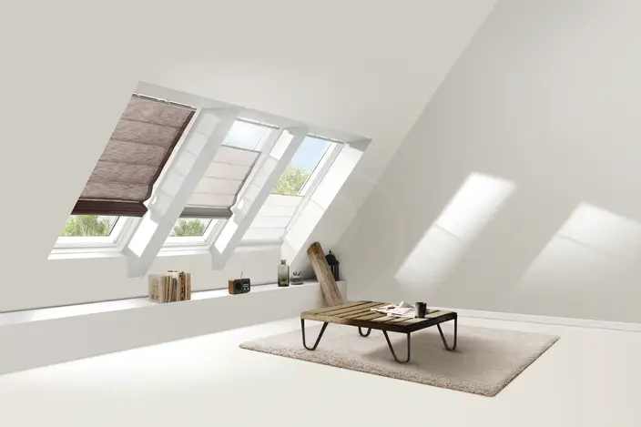 Fenster mit innen angebrachtem Sonnenschutz